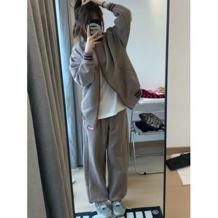 安踏 運動套裝女秋季ins潮學(xué)生韓版寬松顯瘦時尚網(wǎng)紅休閑兩件套跑步服 咖啡色【兩件套】 M85-105斤
